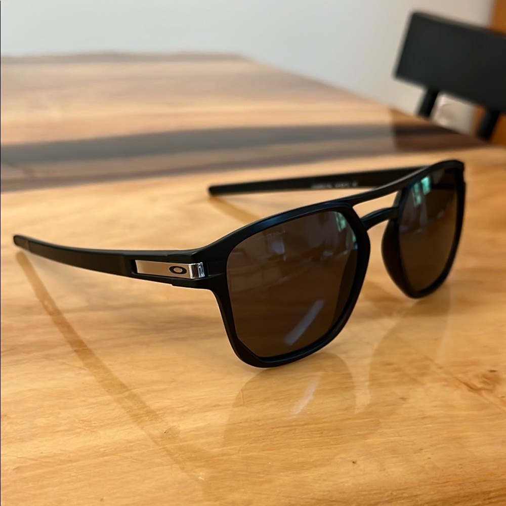 Men’s Oakley Matte Black Sunglasses